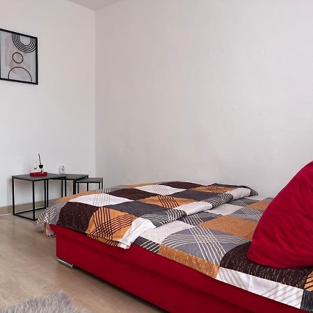 Ferienwohnung Apart Uta 2 Arad Exterior foto